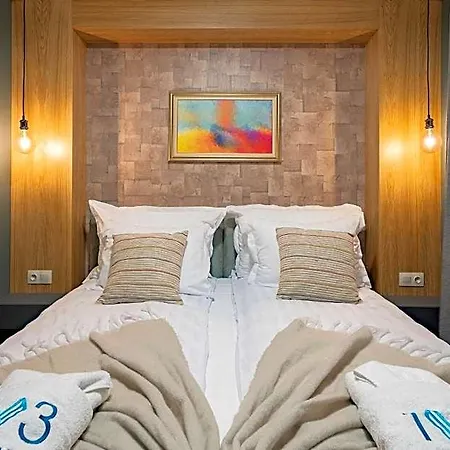 فندق 103 View Park ساباريفا بانيا