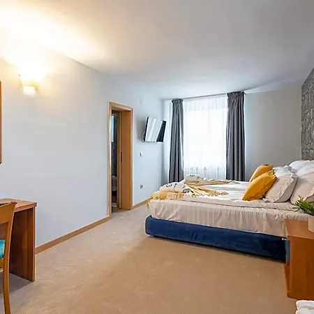 103 View Park 4*